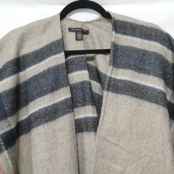 DO EVERYTHING IN LOVE | OS - one size | Plaid Fringed Poncho with Neutral Tones - Picture 4 of 16